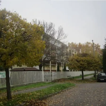 Daire Gyoengyvirag Ueduelo - Mario