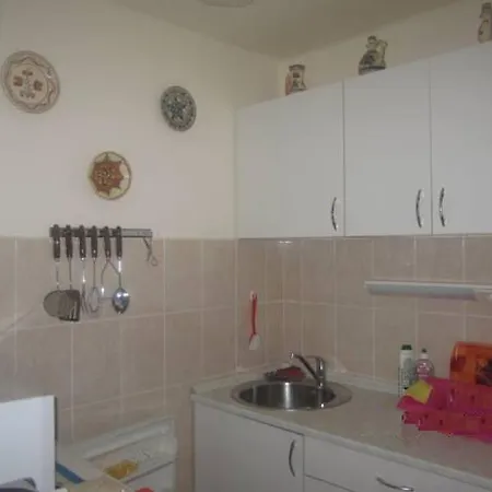 Gyoengyvirag Ueduelo - Mario * Harkány