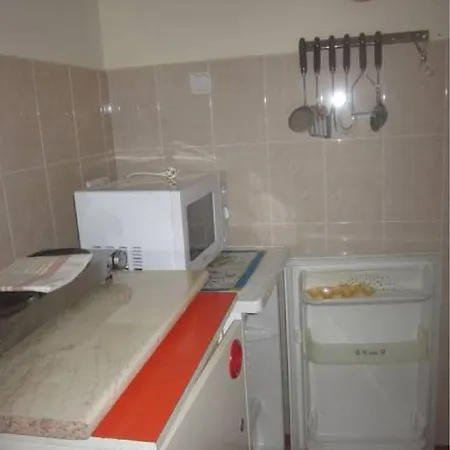 Gyoengyvirag Ueduelo - Mario