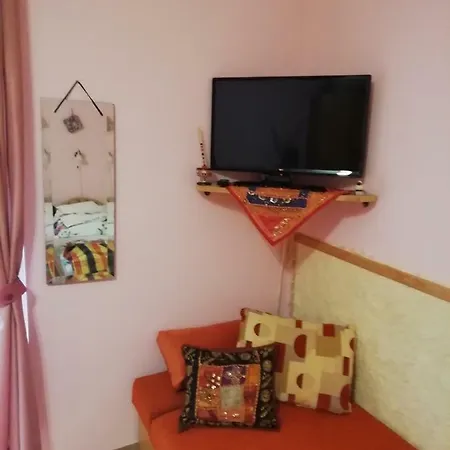 Gyoengyvirag Ueduelo - Mario